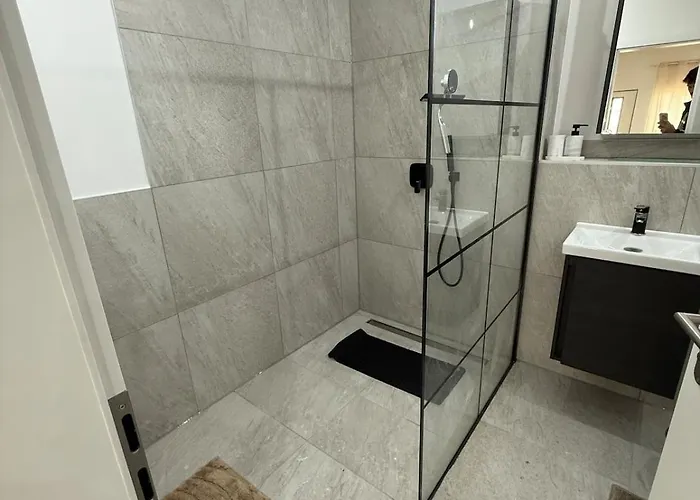 Stylish 1 With Designer Kitchen شقة Niederdorla